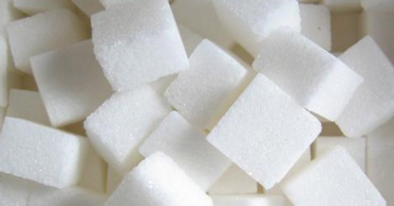 Azúcar: &#039;las autoridades sanitarias advierten que comer azúcar refinado perjudica seriamente la salud&#039;