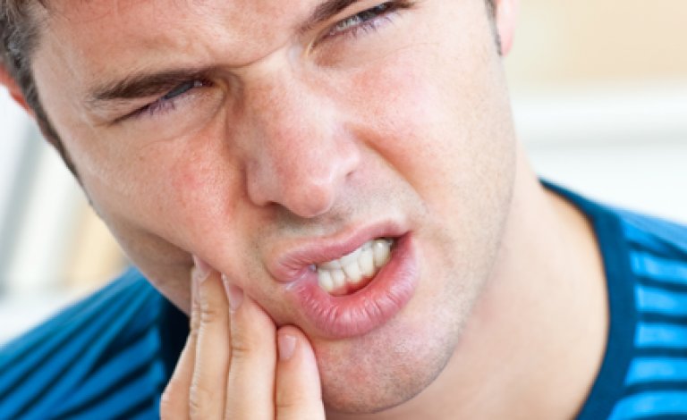 Receta de aromaterapia: colutorio bucal encías y llagas